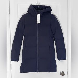 Uniqlo seamless down short coat in navy